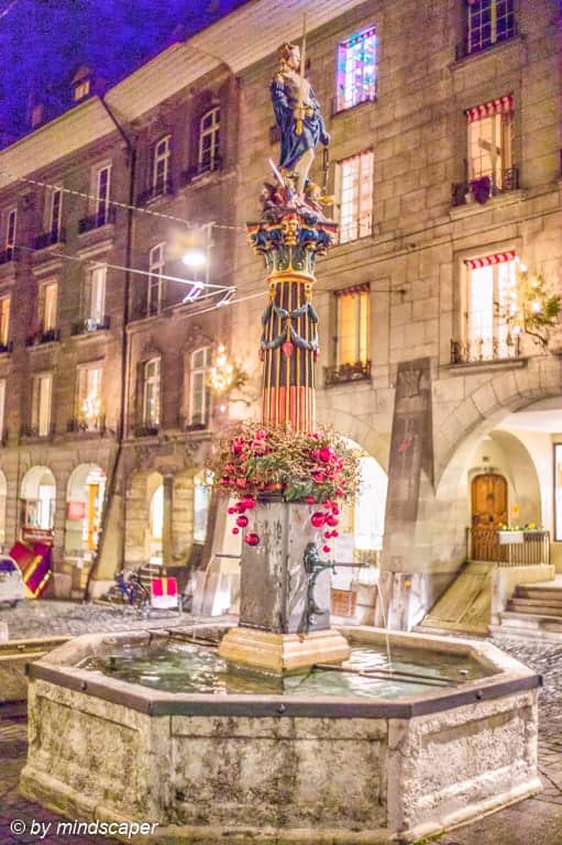 Justice Fountain with Xmas Deco - Berne by Night