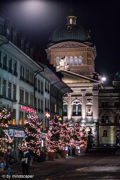 Xmas Lights at Bärenplatz with Bundeshaus - Berne