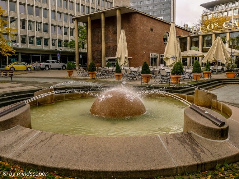 Fountain at Kennedy Square - Essen City