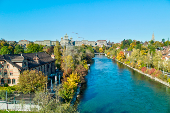 Aare with Bundeshaus & Minster in Autumn