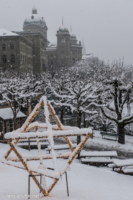 Snowy Xmas Star with Bundeshaus